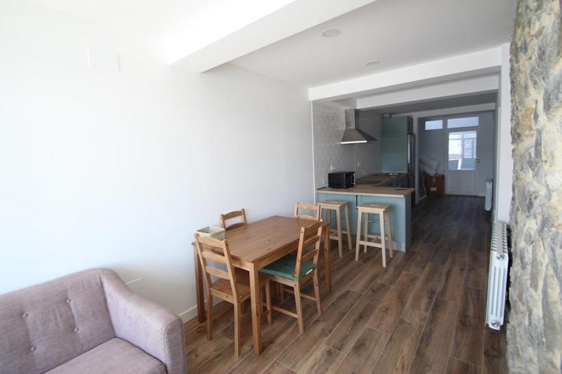 Apartamentos El Muelle Комильяс Экстерьер фото